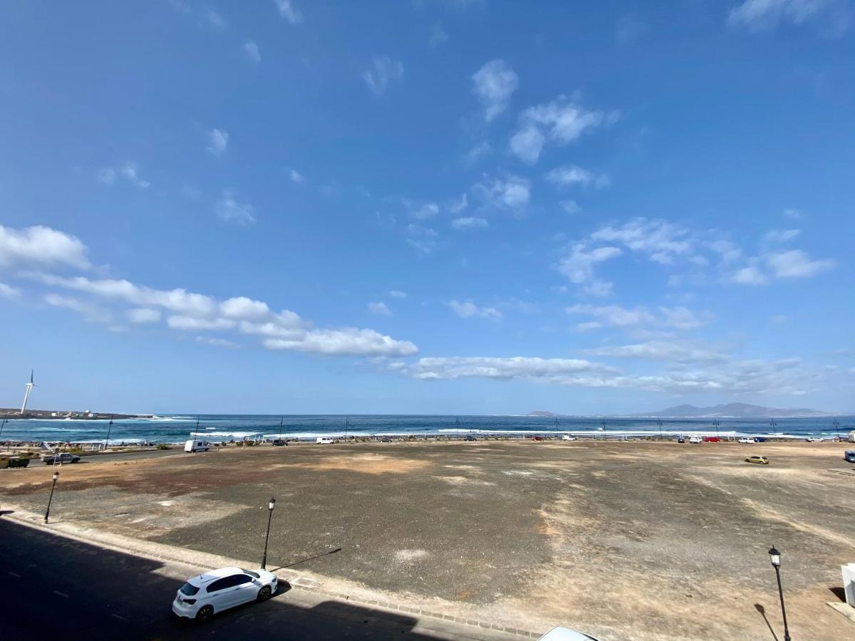 Modern Apartment With Sea Views In Corralejo Exteriör bild