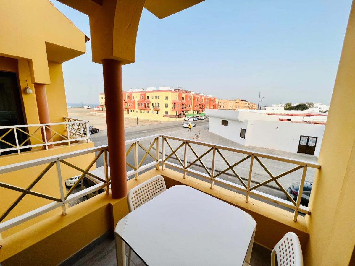 Modern Apartment With Sea Views In Corralejo Exteriör bild