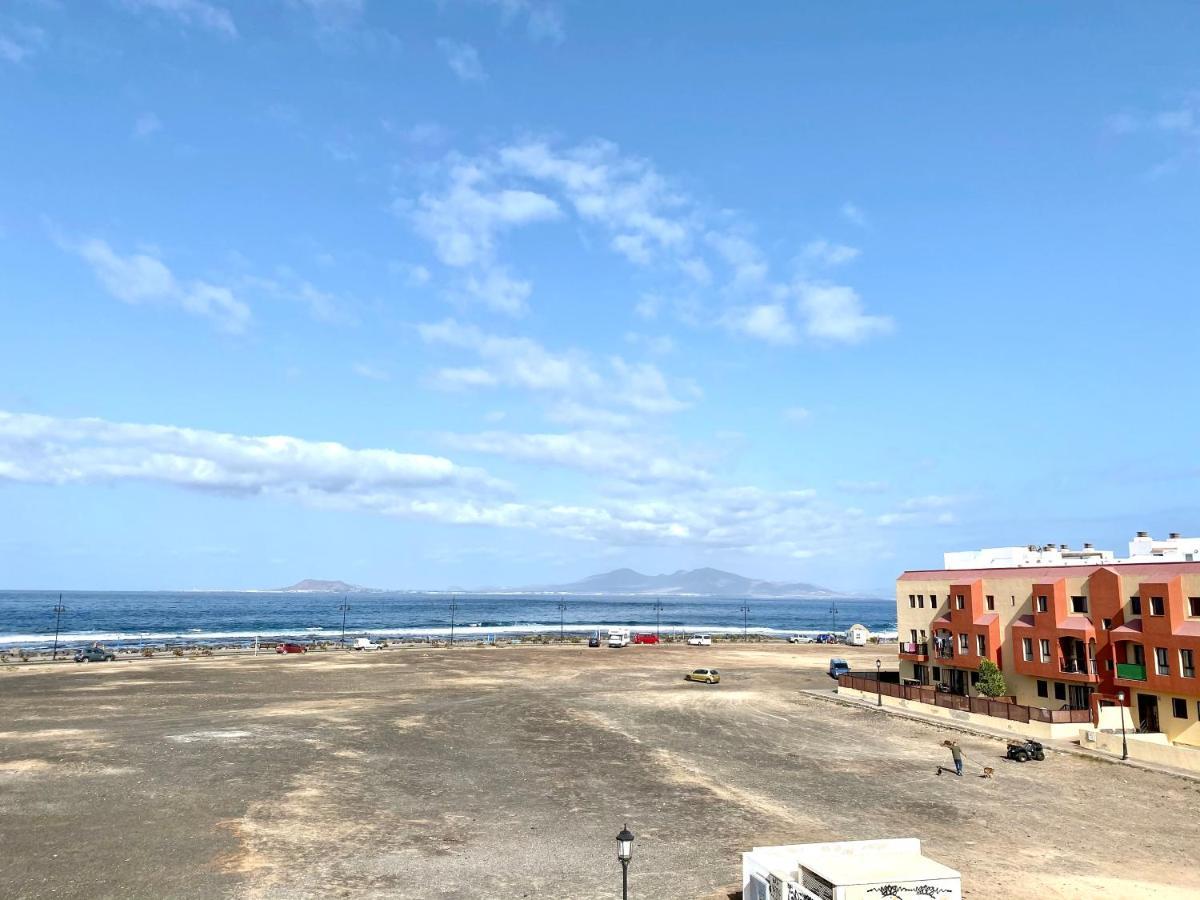 Modern Apartment With Sea Views In Corralejo Exteriör bild